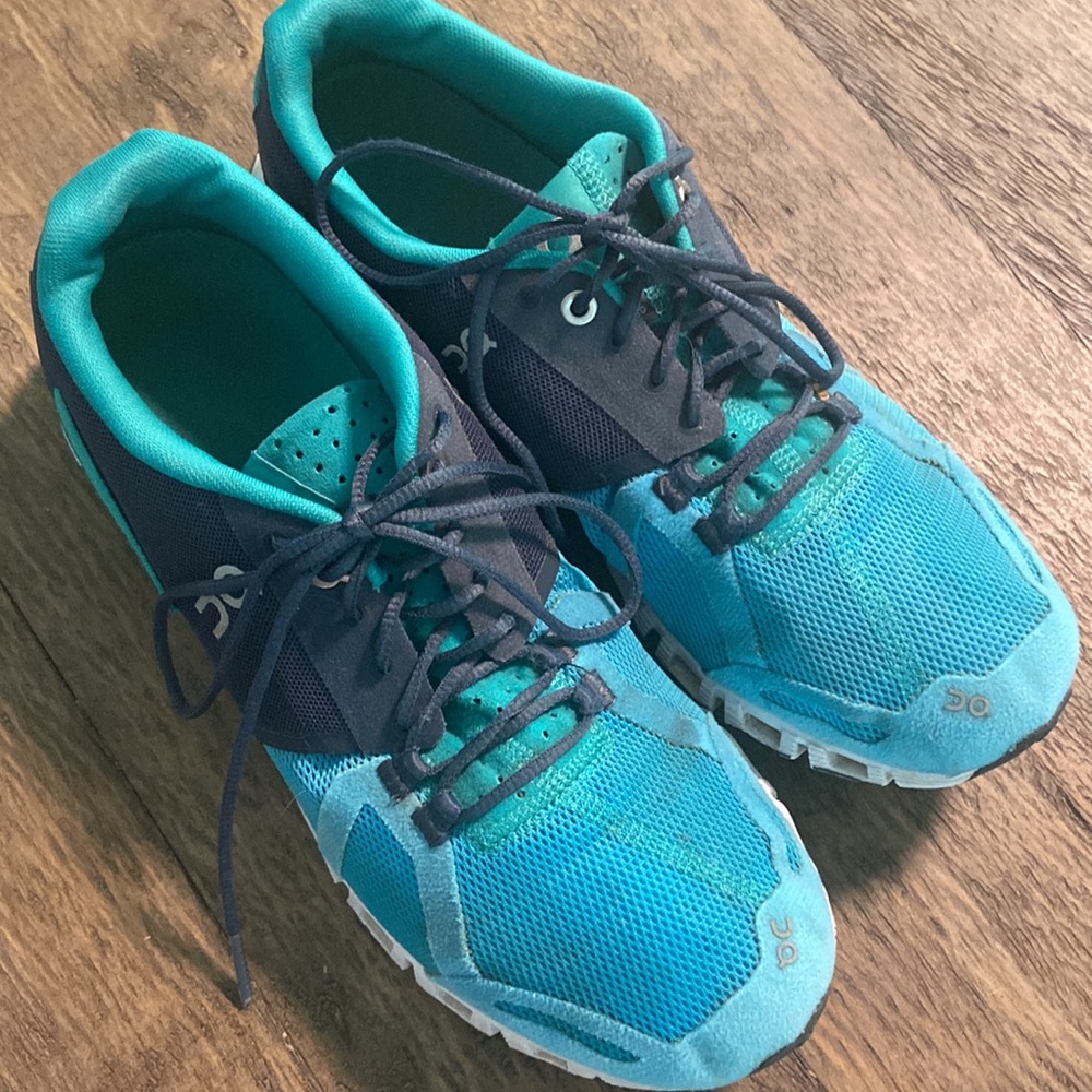 ON CLOUD running shoes - Picture 2 of 7